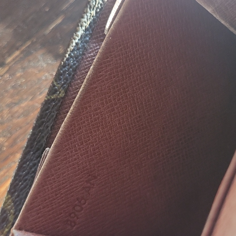 Vintage Louis Vuitton Monogram Elise Bi Fold Wallet - Picture 9 of 13